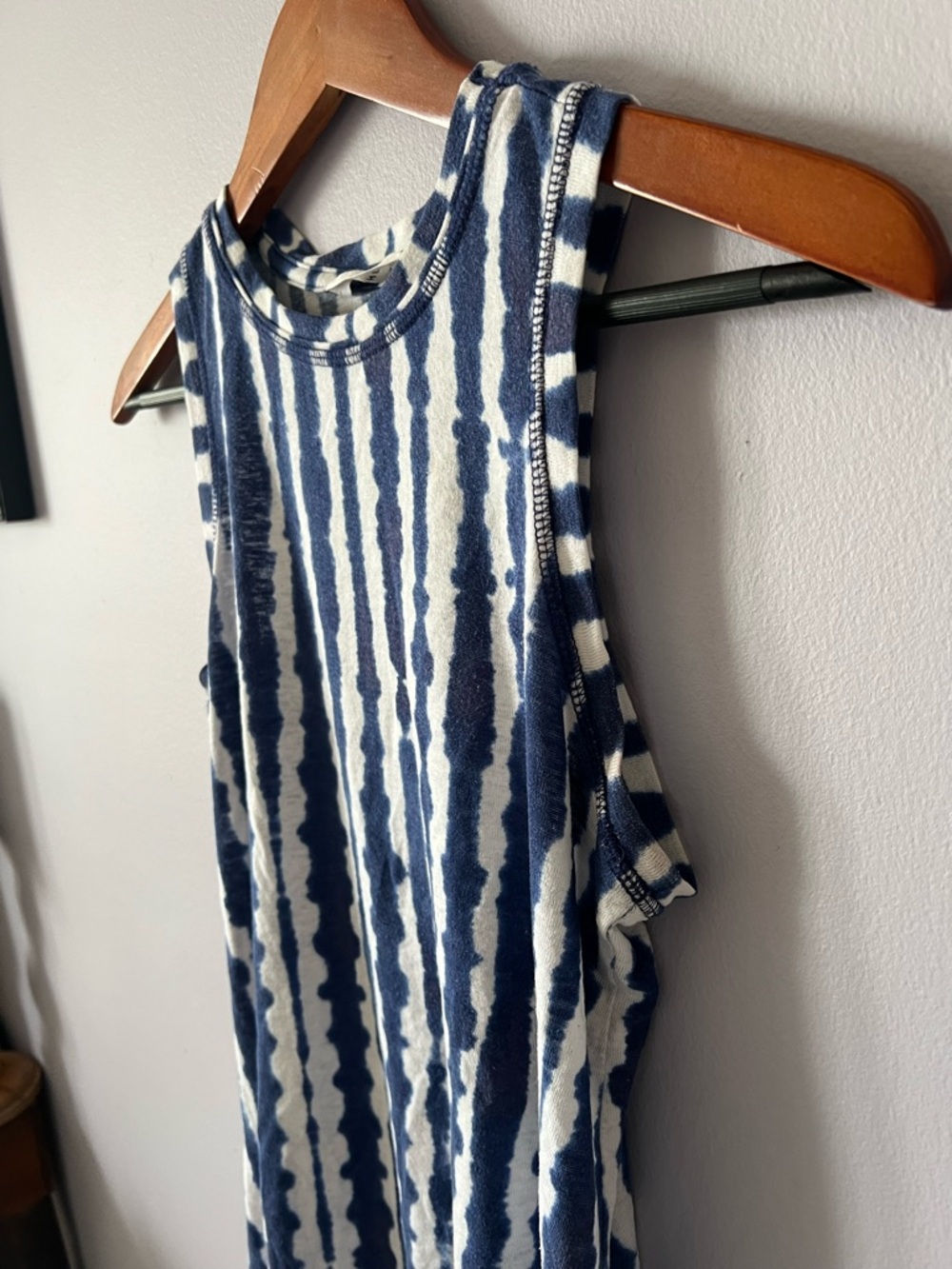 Athleta Navy and White Tie-Dye Stripe Tank - Picture 6 of 7